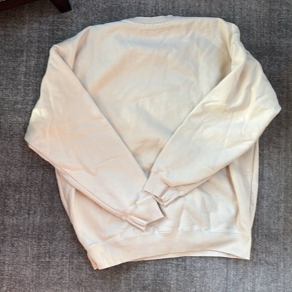 Brandy Melville Crewneck - Picture 6 of 9